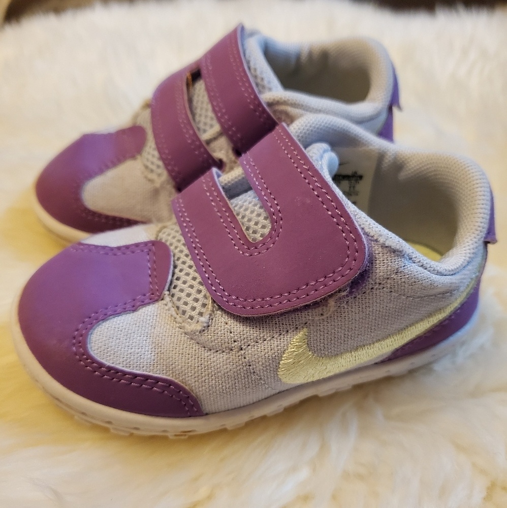 Girls Nike sneakers